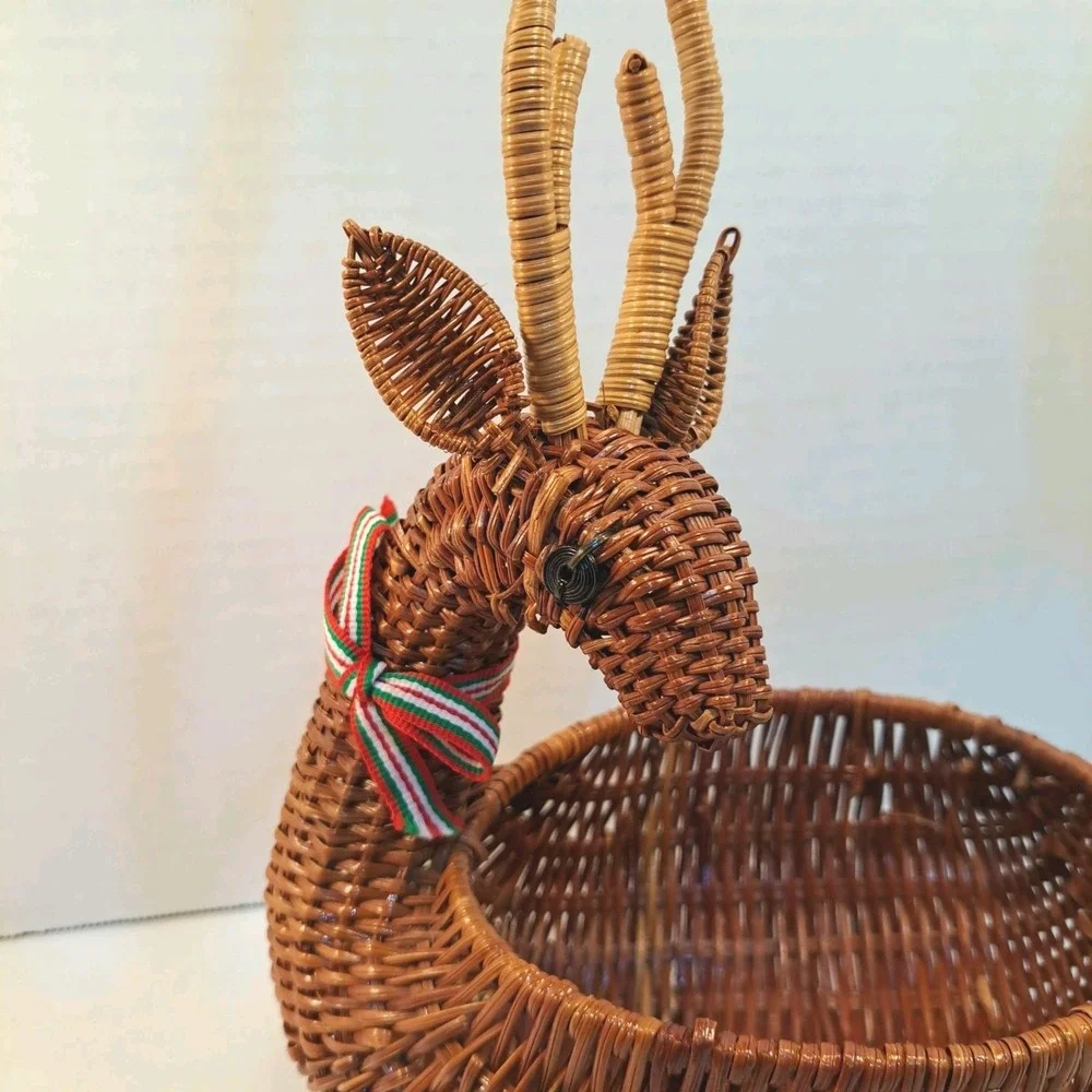 Avon Gift Collection Wicker Menagerie Reindeer New in Box! Vintage